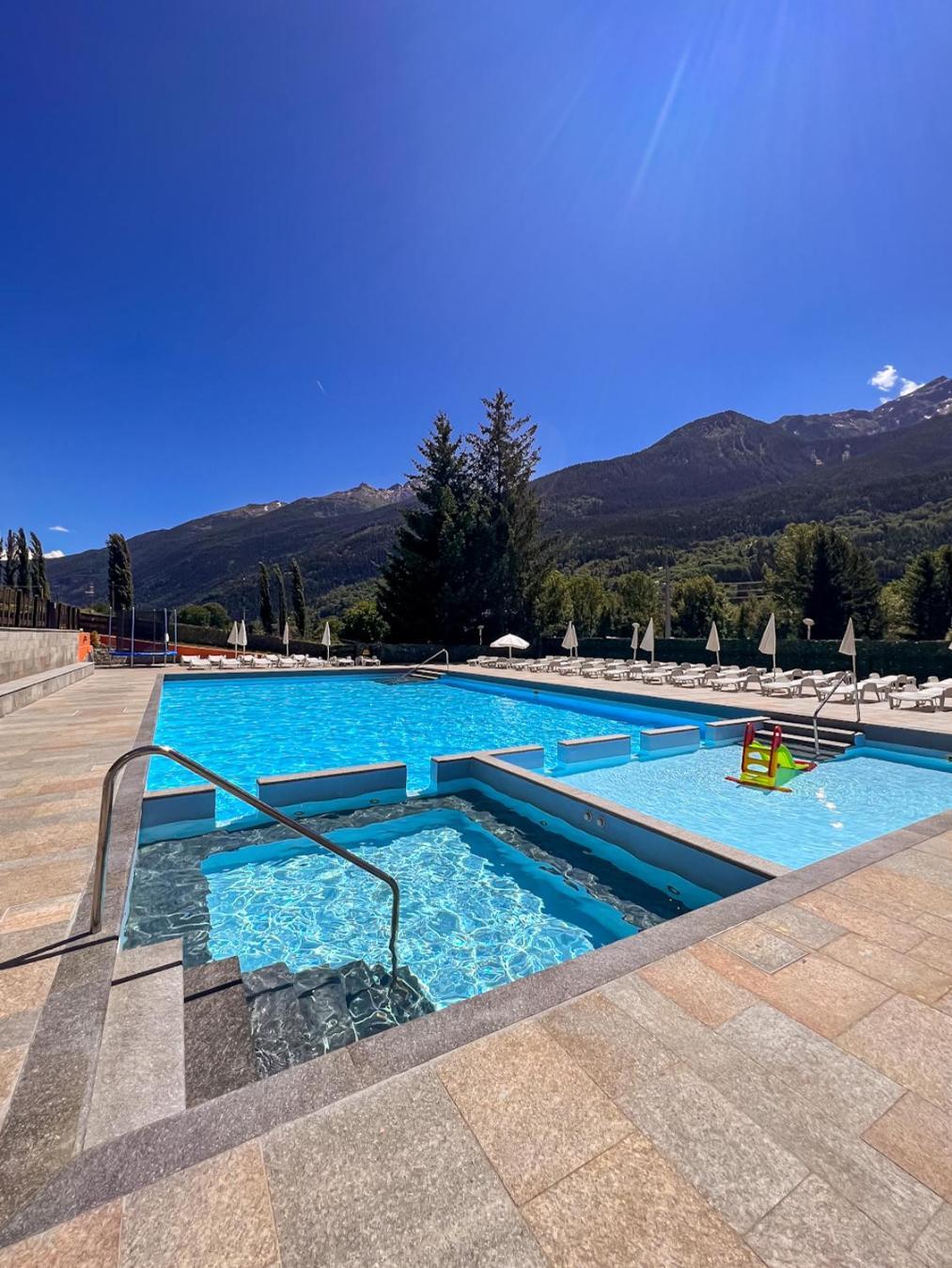Bijoux Des Alpes - Mont Blanc Village La Salle Exterior foto